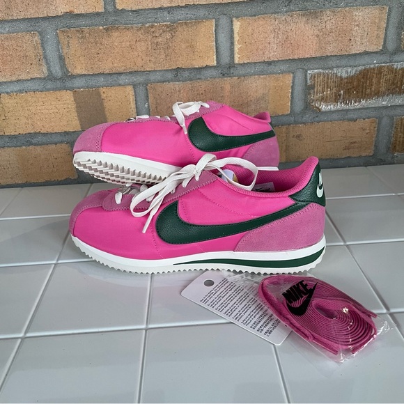 Nike Cortez Trainers in Pink, Green, & Cream  Women’s NWT Size 10 Sneakers Shoes - Picture 3 of 11